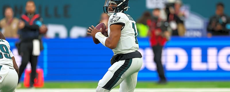 Michael Robinson apologizes for ‘unfounded’ comments on Eagles QB Jalen Hurts’ situation