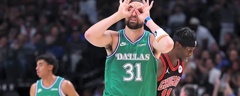 Pairing Sharpshooter Klay Thompson With Giannis Antetokounmpo Is Brilliant (On Paper)