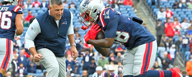 Mike Vrabel Gives Key Injury Updates on Rhamondre Stevenson and Mack Hollins
