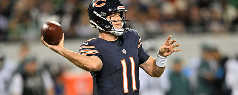 Case Keenum’s classy message on Tyson Bagent’s benching vs. Packers