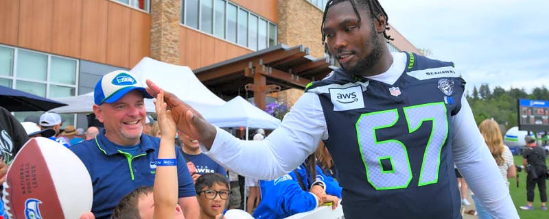 Seahawks Avoid Worst-Case Scenario After Charles Cross Leaves Sunday Night Football with Injury
