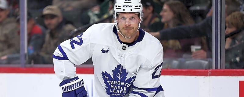 Maple Leafs’ Jake McCabe exits season opener vs. Canadiens with potential injury