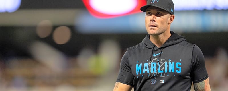 Rangers reunite Skip Schumaker with former Marlins INF