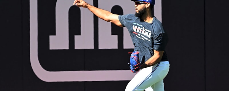 Blue Jays manager John Schneider addresses Seranthony Dominguez potentially tipping pitches