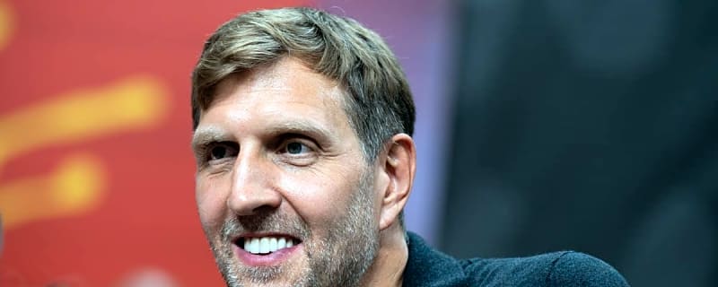 Dirk Nowitzki chimes in on LaMelo Ball traveling controversy