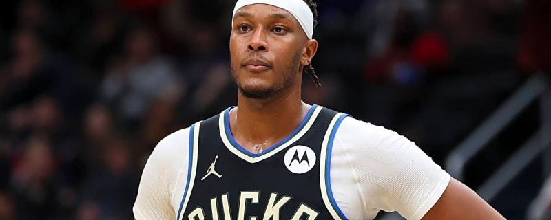 Mock Trade Sends Hornets' Ex-Lottery Pick to Bucks for Myles Turner