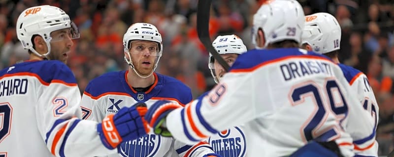 Oilers Coach Blames 'Freebies' for Game 3 Loss to Ducks
