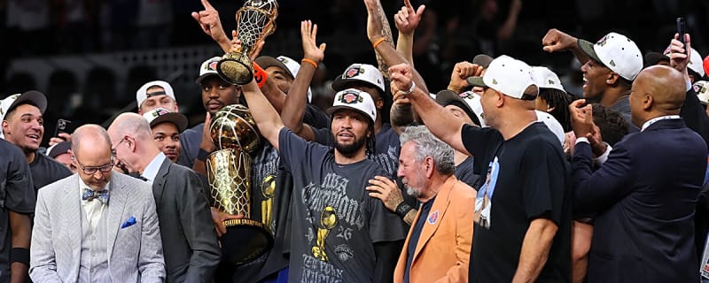 Watch Knicks fans shower Jalen Brunson with MVP chants while receiving championship ring