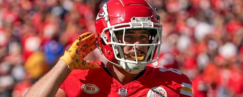 Travis Kelce Overtakes Reggie Wayne in All-Time Receptions List in His Last Possible Game at Arrowhead