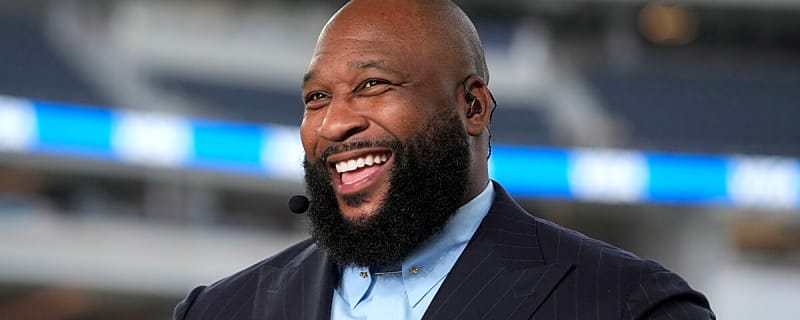 Cowboys alum Marcus Spears hits back at Eagles fans chanting ‘Dallas sucks’ before MNF