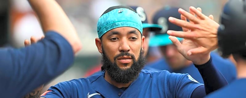 Mariners Infielder Exits Game After Being Hit By Pitch