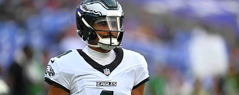 Jalen Hurts Reacts to Andy Dalton's Costly Interception vs. Bears