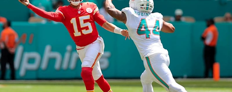 Patrick Mahomes Surgically Carves up Miami Dolphins