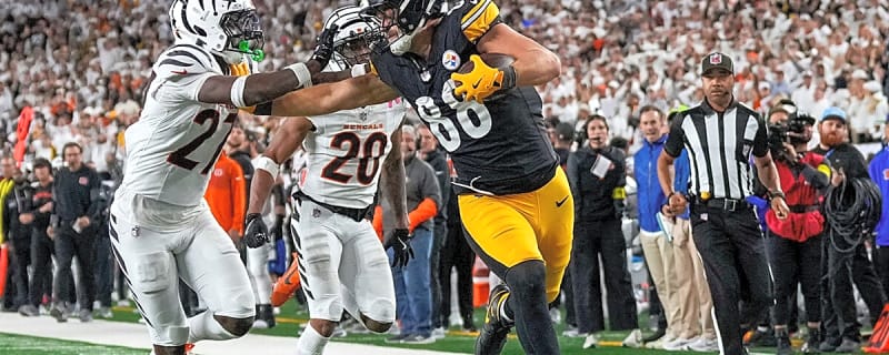 Steelers’ Aaron Rodgers applauds Pat Freiermuth after huge game vs. Bengals