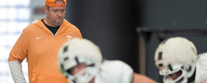 College football insider drops update on Tennessee Vols&#39; starting quarterback battle