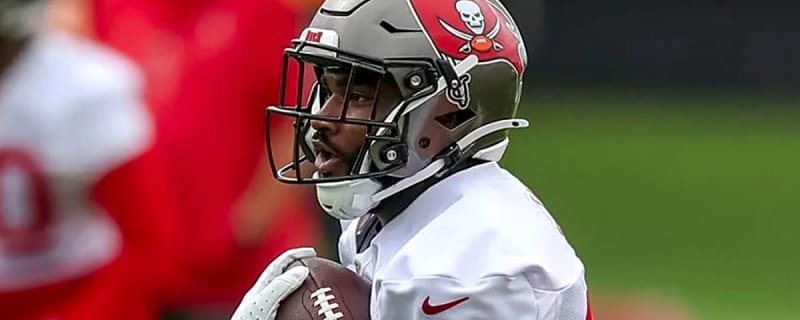 Bucs Reveal How Locker Room Chemistry Pushes Rookies