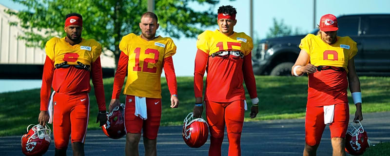Kansas City Chiefs' salary cap, Patrick Mahomes' knee injury could spark fundamental change in Brett Veach's backup quarterback strategy
