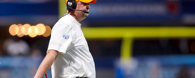 Former Tennessee linebacker hints that huge recruiting news is on the way for the Vols