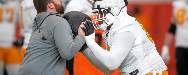 Former Tennessee player says it&#39;s obvious that a key Vols starter was &#39;dealing with something last season&#39;