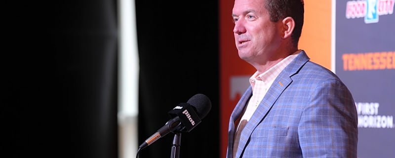 Tennessee Vols athletic director Danny White hilariously claps back at Vanderbilt fan
