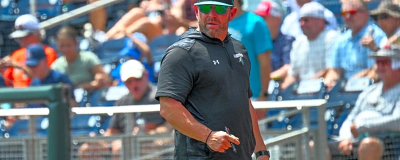 Clearing up a misconception about Tennessee athletic director Danny White and Coastal Carolina baseball coach Kevin Schnall