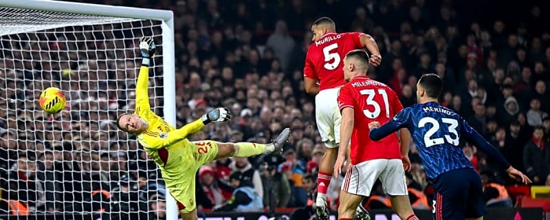 'Fingertip save' Ray Parlour discusses Sels saving Saka effort