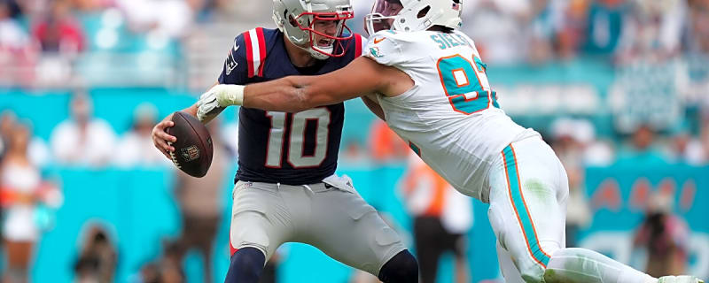 Former Dolphins QB Reveals Thoughts on Potential Zach Sieler Extension