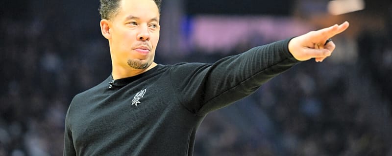 Spurs Sign 13-Year NBA Center to 10-Day Contract