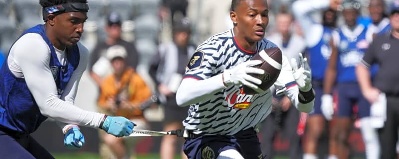 Eagles' Devonta Smith and Jalen Hurts go viral for crazy flag football play involving streamer IShowSpeed