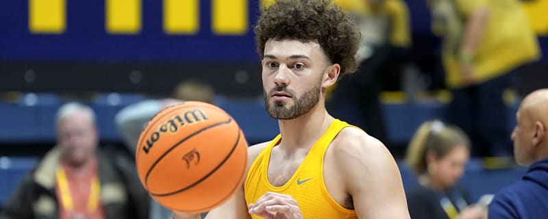 College Basketball Star Transfers to Fifth School for Sixth Season