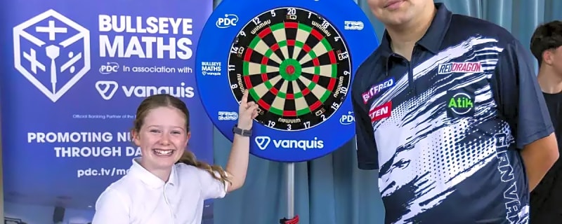 Gian Van Veen helps inspire next generation with Bullseye Maths session