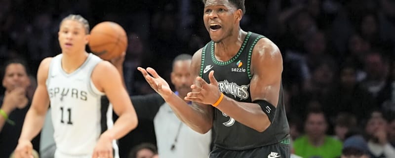 'Wait Till the End': Anthony Edwards Called Out by Announcers After Throwing In the Towel Early vs Spurs