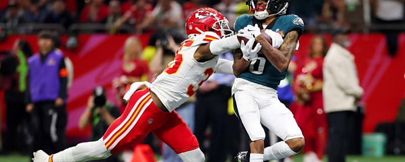 DeVonta Smith holds back tears with hilarious reaction to Eagles' Super Bowl LIX ring reveal