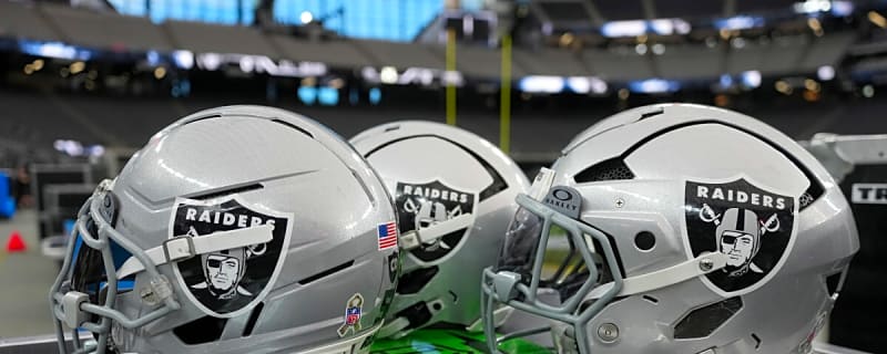 Former Raiders Star Barret Robbins Has Died Suddenly At 52