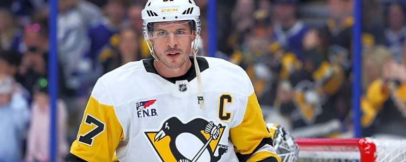 Matthew Tkachuk Reacts to Failed Hit Attempt on Sidney Crosby