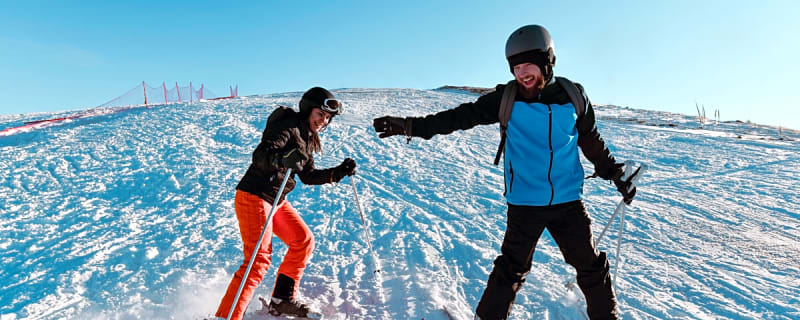 8 Essential Tips: The Beginner Skier&#39;s Safety Guide