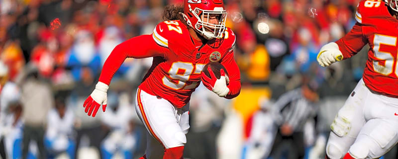 Kansas City Chiefs reveal winners of Derrick Thomas MVP, Mack Lee Hill Rookie of the Year for 2025 NFL season