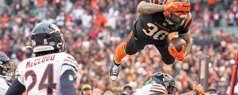 Bengals Week 9 Snap Counts: Chase Brown seizes increased volume as backfield partner suffers injury