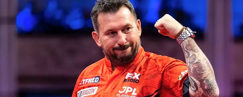 Classy Jonny Clayton clinically thrashes Stephen Bunting, faces James Wade for spot in World Matchplay Final