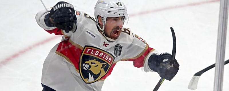 Maple Leafs Out on Big UFA, Plus More NHL Rumors