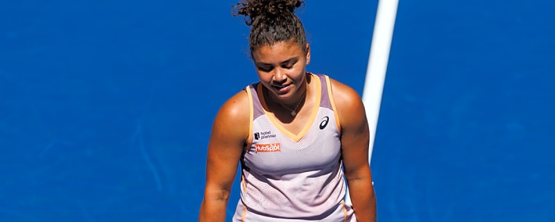 Jasmine Paolini Has Epic Champagne Bottle Fail as Thousands Watch on at Italian Open