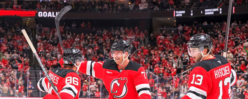 Hamilton’s 2-Goals Propel Devils to 3-1 Victory Over the Sharks