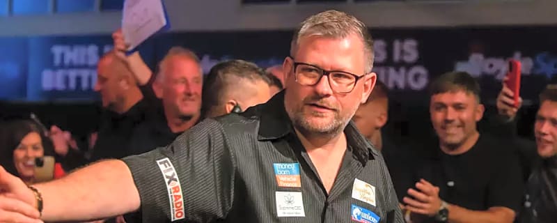 'The music has already finished and he’s still standing around taking pictures' - Irritation surrounding James Wade&#39;s slow walk-ons