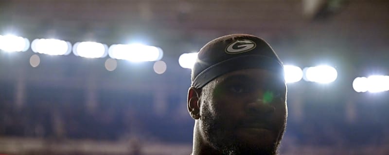 Packers&#39; Micah Parsons sounds off at former division rival Eagles over viral tush push play