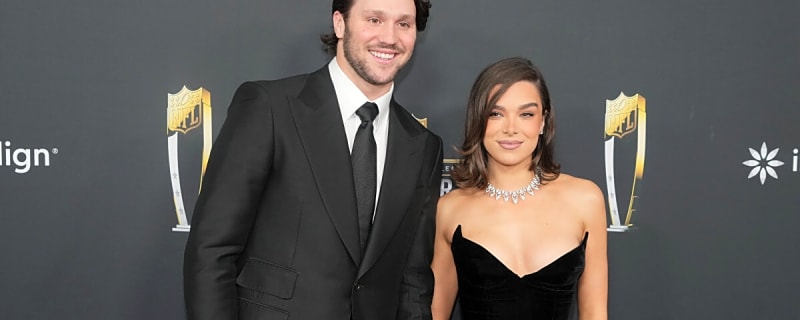 &#39;She&#39;s born for the Bills Mafia&#39; — Hailee Steinfeld has already cemented herself as the first lady of Buffalo