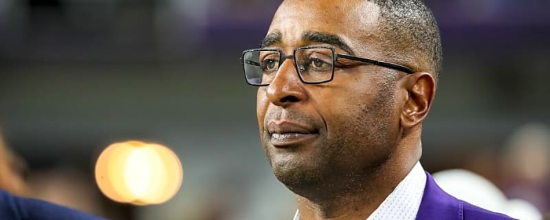 Vikings&#39; Cris Carter Facing Backlash on Sunday