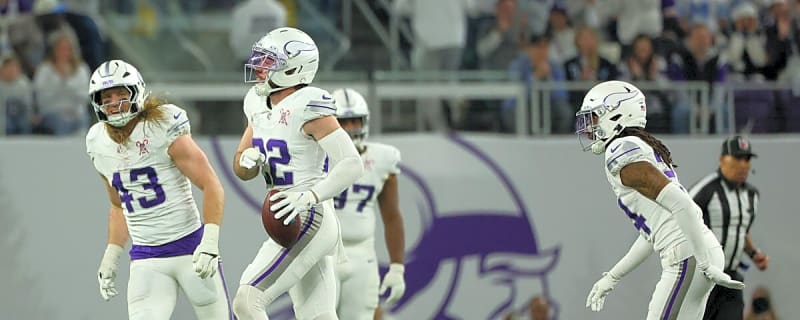 Brian Flores' defense gives Vikings fans well deserved Christmas present by giving the Lions a giant lump of coal