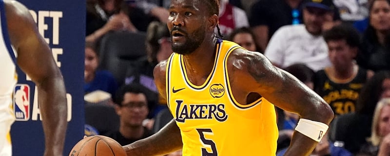 Lakers&#39; JJ Redick Shares Deandre Ayton Update After Leaving Pelicans Game
