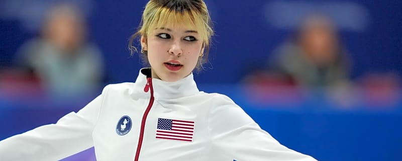 Cameras Catch Travis Kelce's Alysa Liu Message During Awards Show