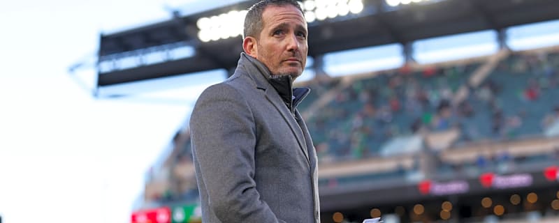 Eagles GM Howie Roseman shouldn't be tempted into signing former All-Pro wide receiver even following latest update